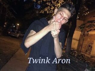 Twink_Aron